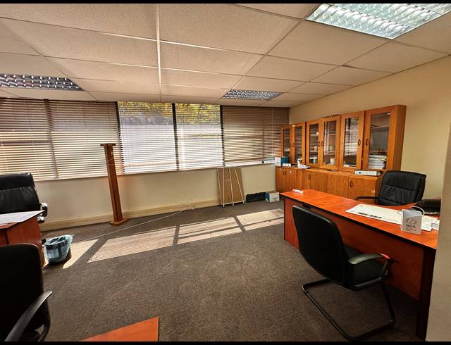 686M² OFFICE TO LET IN PARKTOWN
